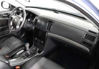 Подержанный автомобиль Chevrolet Epica 2011 года (6 фото)