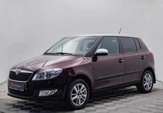 Подержанный автомобиль Skoda Fabia Hatchback 2012 года (1 фото)