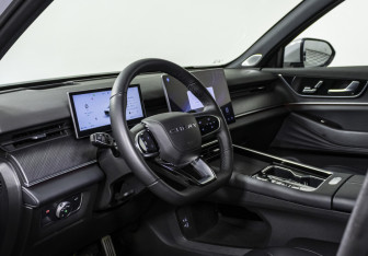 Подержанный автомобиль Chery Tiggo 9 2024 года (10 фото)