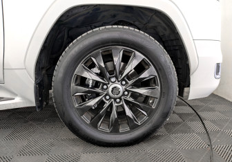 Подержанный автомобиль Toyota Land Cruiser Suv 2021 года (18 фото)