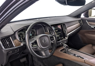 Подержанный автомобиль Volvo V90 Cross Country 2021 года (15 фото)