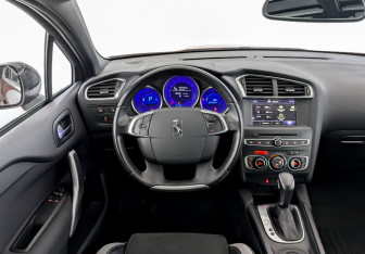 Подержанный автомобиль DS 4 2016 года (21 фото)