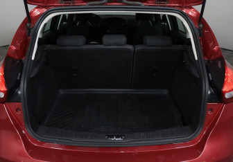 Подержанный автомобиль Ford Focus Hatchback 2017 года (16 фото)