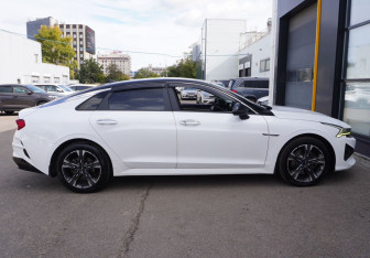 Подержанный автомобиль Kia K5 2020 года (4 фото)