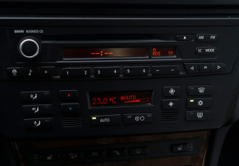 Подержанный автомобиль BMW X3 2008 года (13 фото)