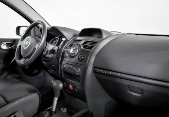 Подержанный автомобиль Renault Megane Sedan 2008 года (9 фото)