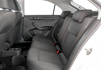 Подержанный автомобиль Skoda Rapid Liftback 2019 года (12 фото)