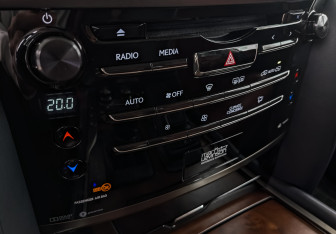 Подержанный автомобиль Lexus LX 2017 года (25 фото)