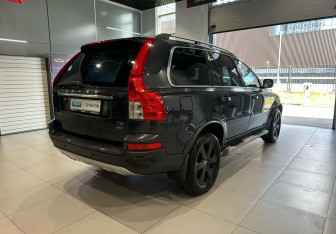Подержанный автомобиль Volvo XC90 2010 года (4 фото)