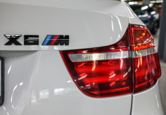 Подержанный автомобиль BMW X6 M 2012 года (28 фото)