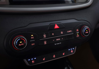 Подержанный автомобиль Kia Sorento 2017 года (23 фото)