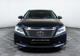 Подержанный автомобиль Toyota Camry Sedan 2014 года (2 фото)
