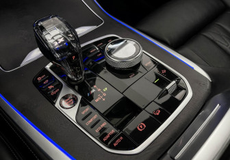 Подержанный автомобиль BMW X7 2020 года (16 фото)