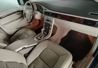 Подержанный автомобиль Volvo XC70 2008 года (11 фото)