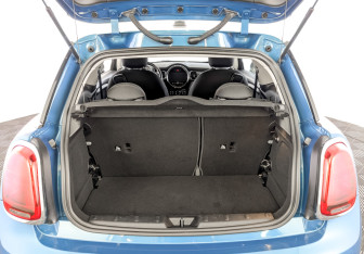 Подержанный автомобиль MINI Hatch 2021 года (10 фото)