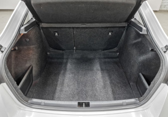 Подержанный автомобиль Skoda Rapid Liftback 2021 года (10 фото)