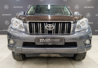 Подержанный автомобиль Toyota Land Cruiser Prado 2011 года (2 фото)