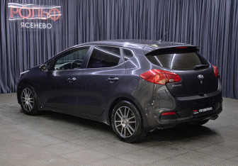 Подержанный автомобиль Kia Ceed Hatchback 2014 года (7 фото)