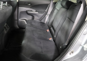 Подержанный автомобиль Honda CR-V 2012 года (10 фото)
