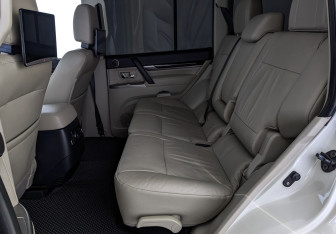 Подержанный автомобиль Mitsubishi Pajero 2019 года (18 фото)