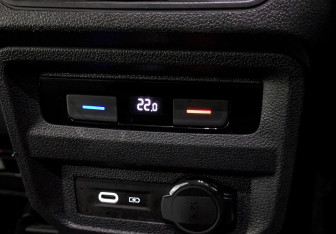 Подержанный автомобиль Volkswagen Tiguan 2021 года (25 фото)