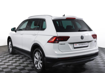 Подержанный автомобиль Volkswagen Tiguan 2017 года (7 фото)