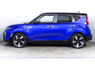 Подержанный автомобиль Kia Soul 2022 года (3 фото)