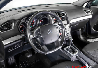 Подержанный автомобиль Citroen C4 Sedan 2013 года (10 фото)