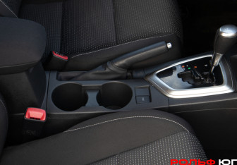 Подержанный автомобиль Toyota Auris Hatchback 2014 года (15 фото)