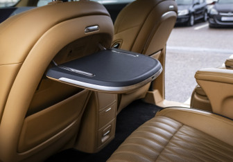 Подержанный автомобиль Voyah Dream 2023 года (21 фото)