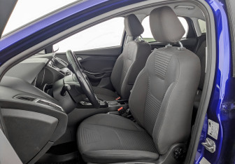 Подержанный автомобиль Ford Focus Sedan 2019 года (10 фото)