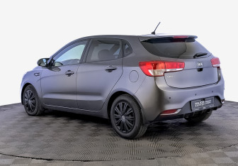 Подержанный автомобиль Kia Rio Hatchback 2016 года (7 фото)