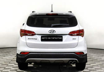 Подержанный автомобиль Hyundai Santa Fe 2013 года (4 фото)