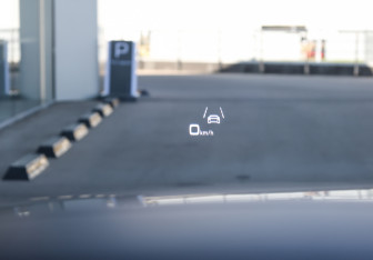 Подержанный автомобиль Audi A8 2022 года (13 фото)
