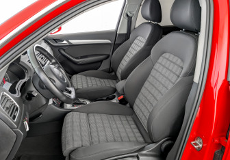 Подержанный автомобиль Audi Q3 2015 года (20 фото)