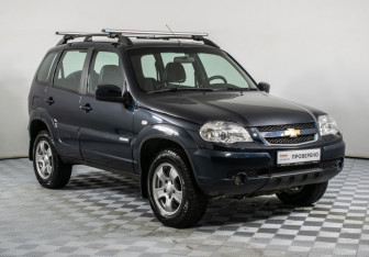 Подержанный автомобиль Chevrolet Niva 2012 года (3 фото)