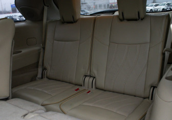 Подержанный автомобиль Infiniti JX 2013 года (12 фото)