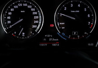 Подержанный автомобиль BMW X1 2017 года (11 фото)