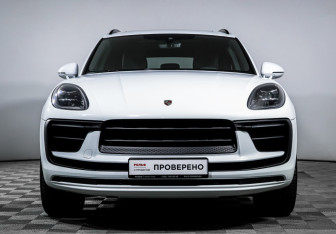 Подержанный автомобиль Porsche Macan 2022 года (2 фото)