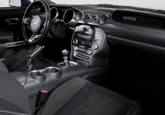 Подержанный автомобиль Ford Mustang Coupe 2018 года (9 фото)