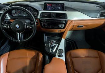 Подержанный автомобиль BMW M4 Coupe 2018 года (11 фото)