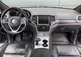 Подержанный автомобиль Jeep Grand Cherokee 2014 года (14 фото)