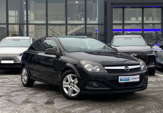 Подержанный автомобиль Opel Astra Hatchback 2010 года (3 фото)
