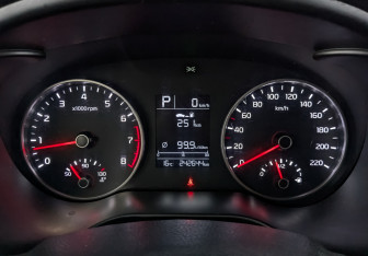 Подержанный автомобиль Kia Rio Hatchback 2019 года (15 фото)