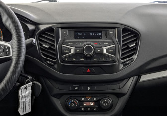 Подержанный автомобиль LADA (ВАЗ) Vesta Sedan 2018 года (17 фото)