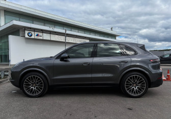 Подержанный автомобиль Porsche Cayenne 2020 года (8 фото)