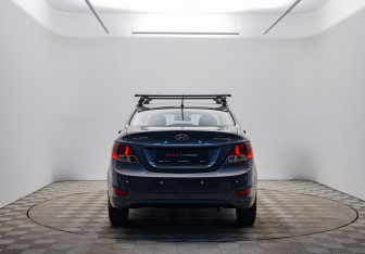Подержанный автомобиль Hyundai Solaris Sedan 2013 года (6 фото)