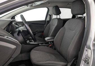 Подержанный автомобиль Ford Focus Wagon 2018 года (20 фото)