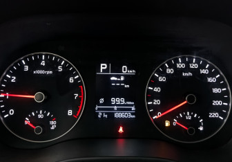 Подержанный автомобиль Kia Rio Hatchback 2021 года (15 фото)