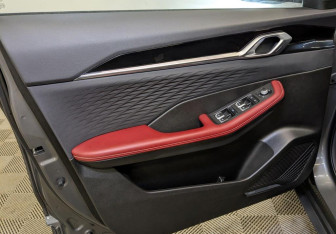 Подержанный автомобиль Geely Coolray 2024 года (19 фото)